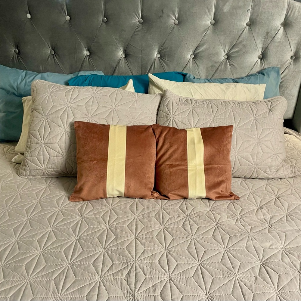 833. TangDepot Set of 2 Luxurious Brown & Cream Decorative Throw Pillow Covers